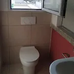 Mavi E Sari Ev