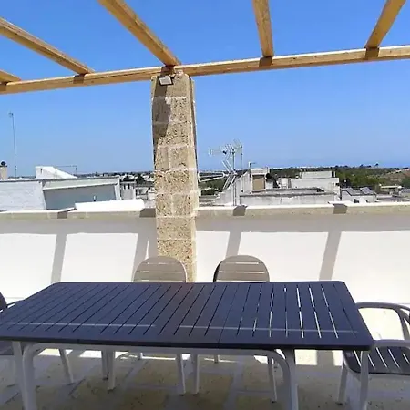 Apartment Mavi E Sari Ev *